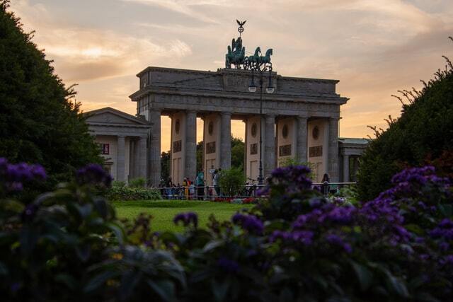 Recorrido a pie por los lugares históricos de la Segunda Guerra Mundial en Berlín